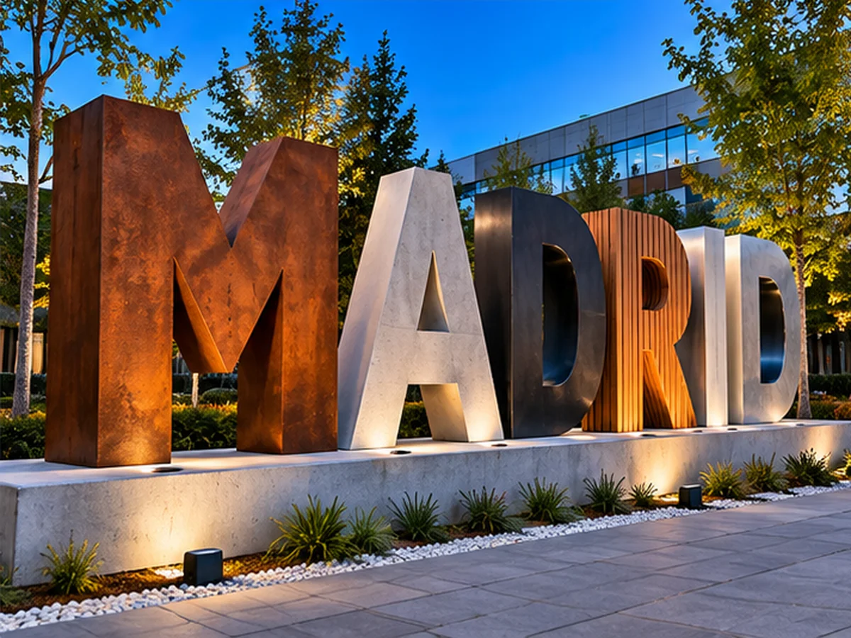 Proyecto de letras corpóreas personalizadas para identidad visual comercial en Madrid